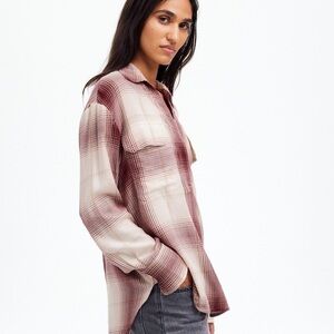 Madewell Popover Shirt in Plaid
Cabernet
Size Large